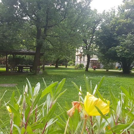 Le Case Nel Bosco Vanzago Exterior foto